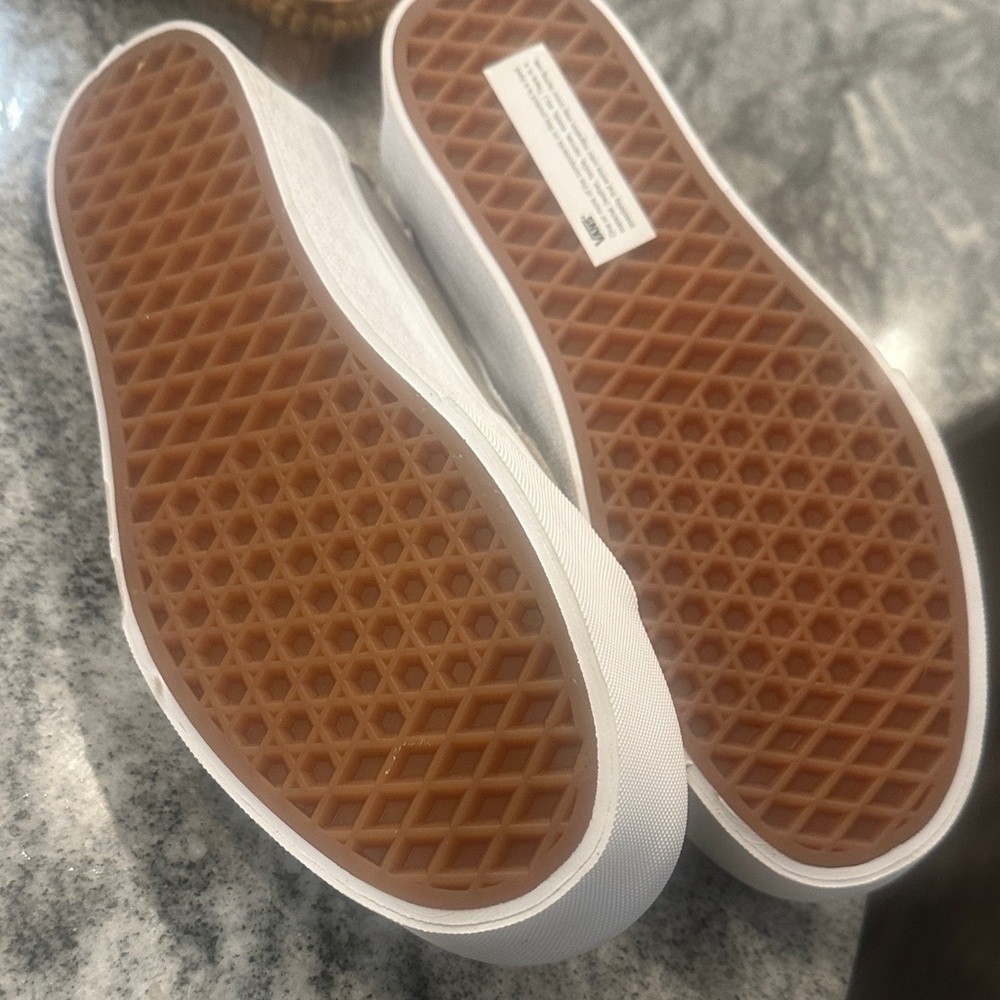 Vans Women's Sneakers in Tan and White🏃 - Picture 2 of 4